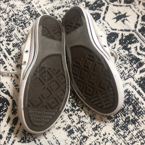 Youth sz 3 White Converse - Picture 3 of 4